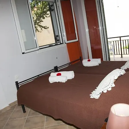 Irini's Traditional Kefalonian House Semesterbostad *