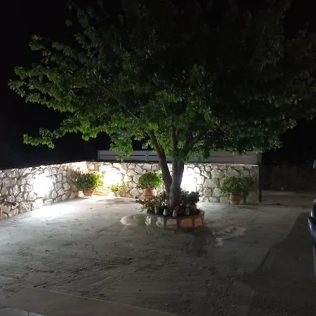 Irini's Traditional Kefalonian House Vakantiehuis Lixouri